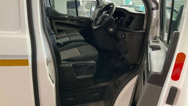 Ford Transit Custom SWB L1H1 320 Air Con & Racking EURO 6 7