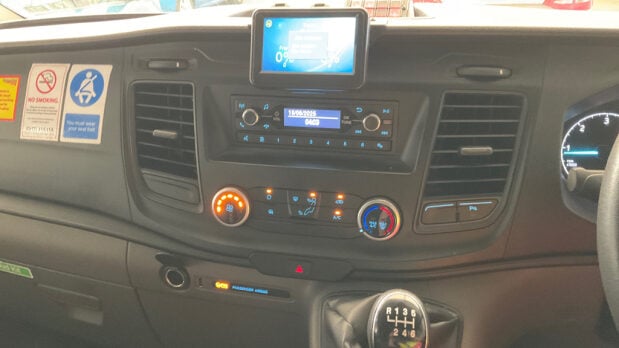 Ford Transit Custom SWB L1H1 320 Air Con & Racking EURO 6 9