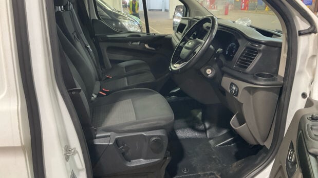 Ford Transit Custom SWB High Roof 300 Trend Air Con L1H2 EURO 6 9