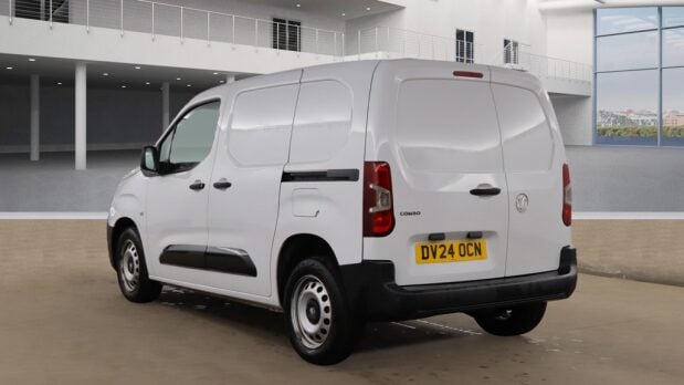 Vauxhall Combo L1H1 2300 Prime M Air Con 6