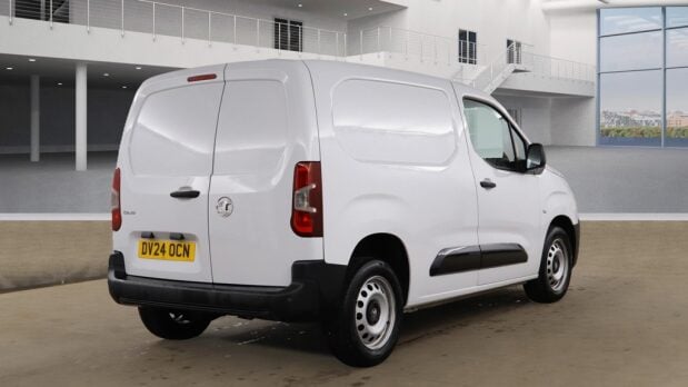 Vauxhall Combo L1H1 2300 Prime M Air Con 4