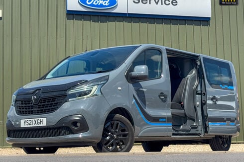 Renault Trafic AUTO Crew Cab LWB L2H1 Black Edition Air Con Nav Sensors EURO 6 NO VAT