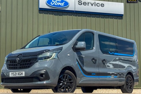 Renault Trafic AUTO Crew Cab LWB L2H1 Black Edition Air Con Nav Sensors EURO 6 NO VAT