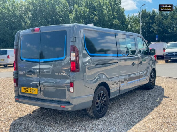 Renault Trafic AUTO Crew Cab LWB L2H1 Black Edition Air Con Nav Sensors EURO 6 NO VAT 7