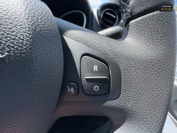 Renault Trafic AUTO Crew Cab LWB L2H1 Black Edition Air Con Nav Sensors EURO 6 NO VAT 23