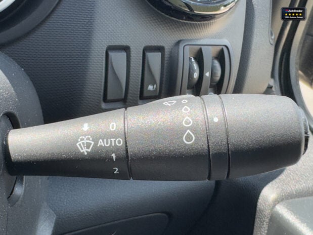 Renault Trafic AUTO Crew Cab LWB L2H1 Black Edition Air Con Nav Sensors EURO 6 NO VAT 26