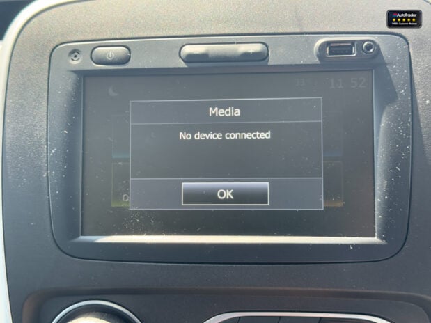 Renault Trafic AUTO Crew Cab LWB L2H1 Black Edition Air Con Nav Sensors EURO 6 NO VAT 34
