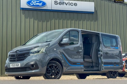 Renault Trafic AUTO Crew Cab LWB L2H1 Black Edition Air Con Nav Sensors EURO 6 NO VAT