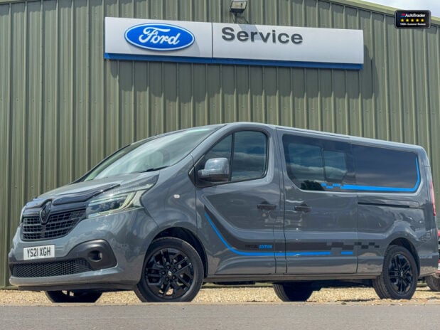 Renault Trafic AUTO Crew [SOLD KH] Cab LWB L2H1 Black Edition Air Con Nav Sensors EURO 6 N 2