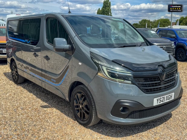 Renault Trafic AUTO Crew [SOLD KH] Cab LWB L2H1 Black Edition Air Con Nav Sensors EURO 6 N 5
