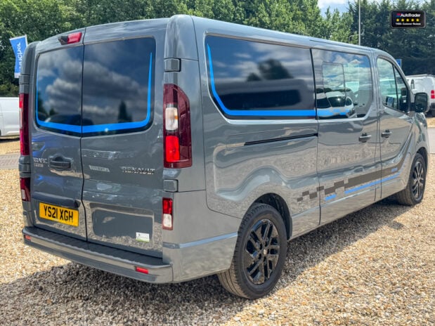 Renault Trafic AUTO Crew [SOLD KH] Cab LWB L2H1 Black Edition Air Con Nav Sensors EURO 6 N 7