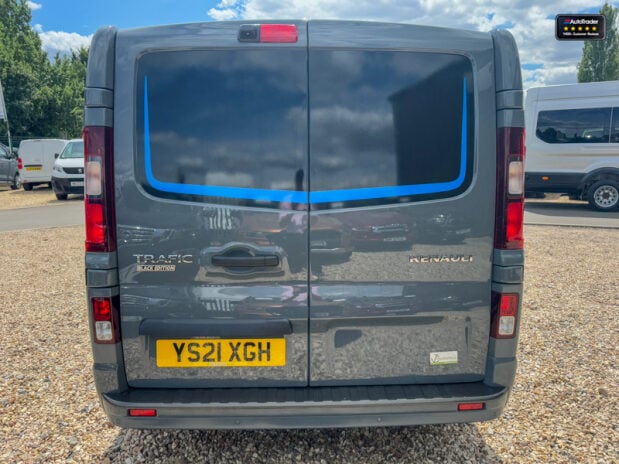 Renault Trafic AUTO Crew [SOLD KH] Cab LWB L2H1 Black Edition Air Con Nav Sensors EURO 6 N 8