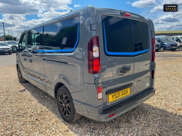 Renault Trafic AUTO Crew [SOLD KH] Cab LWB L2H1 Black Edition Air Con Nav Sensors EURO 6 N 11