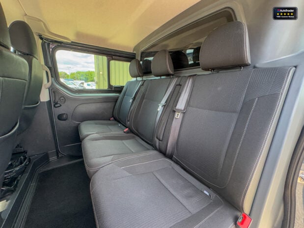 Renault Trafic AUTO Crew [SOLD KH] Cab LWB L2H1 Black Edition Air Con Nav Sensors EURO 6 N 12
