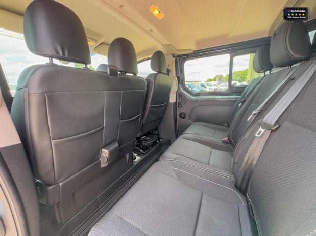 Renault Trafic AUTO Crew [SOLD KH] Cab LWB L2H1 Black Edition Air Con Nav Sensors EURO 6 N 13