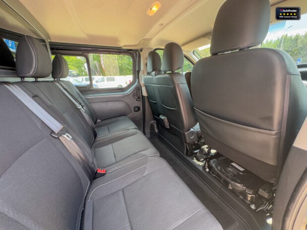Renault Trafic AUTO Crew [SOLD KH] Cab LWB L2H1 Black Edition Air Con Nav Sensors EURO 6 N 18