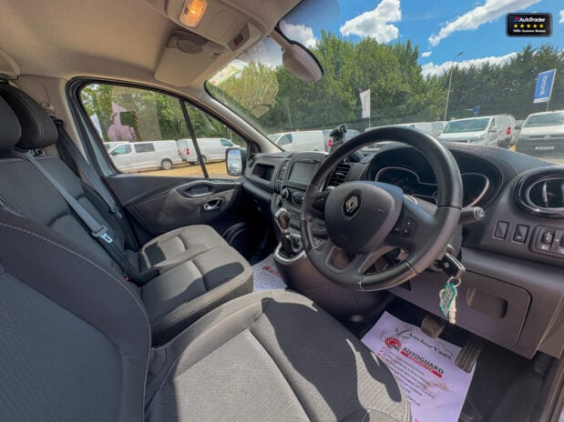 Renault Trafic AUTO Crew [SOLD KH] Cab LWB L2H1 Black Edition Air Con Nav Sensors EURO 6 N 20