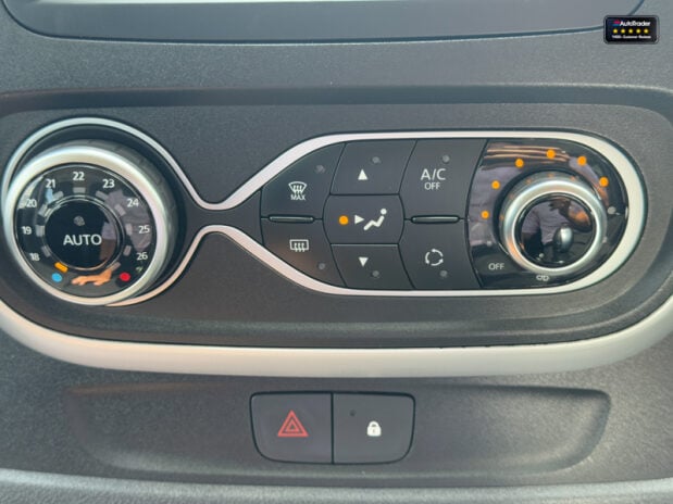 Renault Trafic AUTO Crew [SOLD KH] Cab LWB L2H1 Black Edition Air Con Nav Sensors EURO 6 N 45