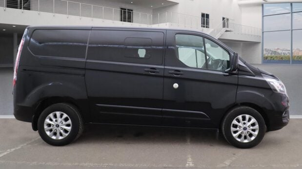 Ford Transit Custom Crew Cab AUTO SWB L1H1 320 Limited Air Con Cam Sensors EURO 6 NO VAT 3