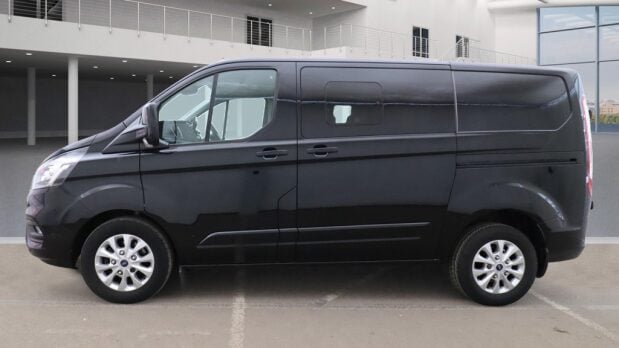 Ford Transit Custom Crew Cab AUTO SWB L1H1 320 Limited Air Con Cam Sensors EURO 6 NO VAT 7