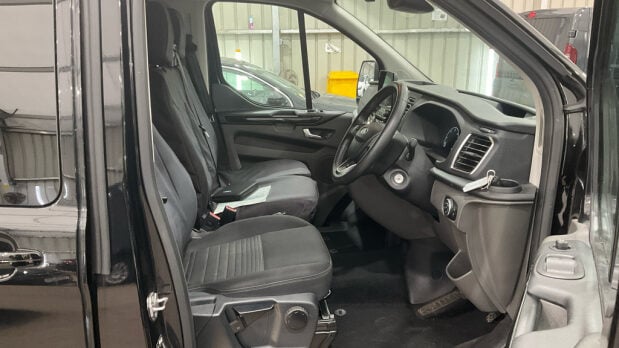 Ford Transit Custom Crew Cab AUTO SWB L1H1 320 Limited Air Con Cam Sensors EURO 6 NO VAT 9
