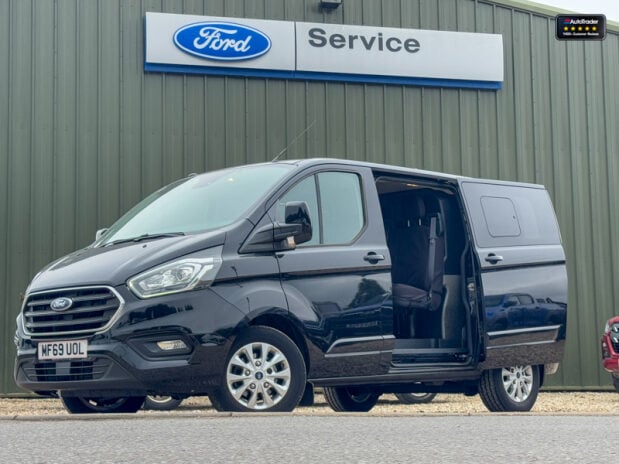 Ford Transit Custom Crew Cab [SOLD MT] AUTO SWB L1H1 320 Limited Air Con Cam Sensors EURO 6 NO 1