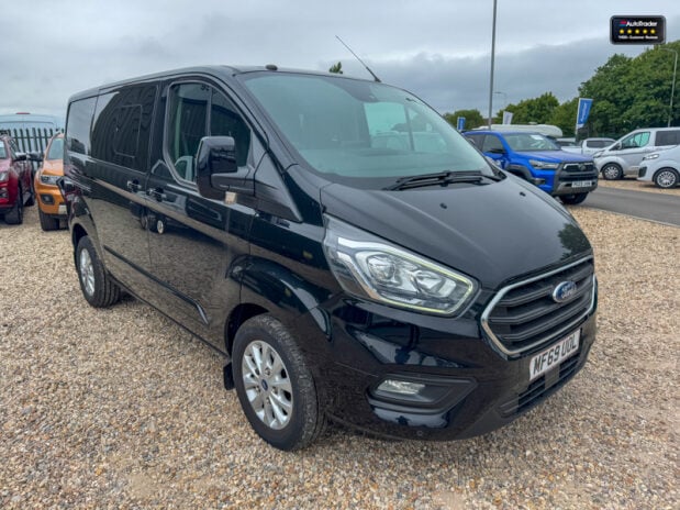 Ford Transit Custom Crew Cab [SOLD MT] AUTO SWB L1H1 320 Limited Air Con Cam Sensors EURO 6 NO 5
