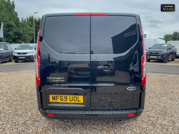 Ford Transit Custom Crew Cab [SOLD MT] AUTO SWB L1H1 320 Limited Air Con Cam Sensors EURO 6 NO 8