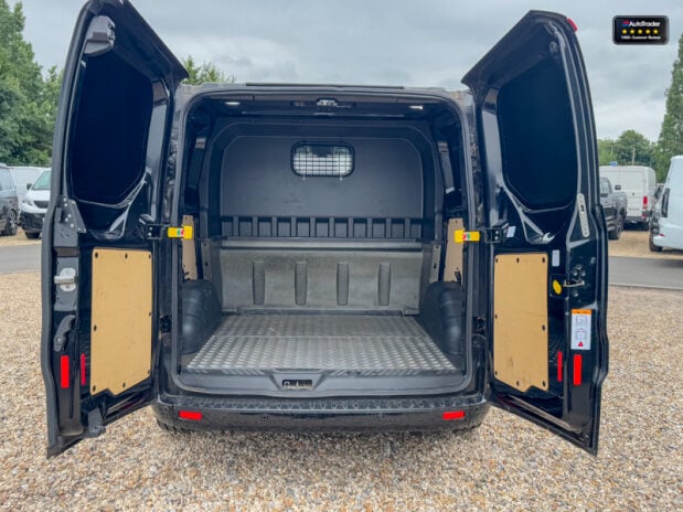 Ford Transit Custom Crew Cab [SOLD MT] AUTO SWB L1H1 320 Limited Air Con Cam Sensors EURO 6 NO 9
