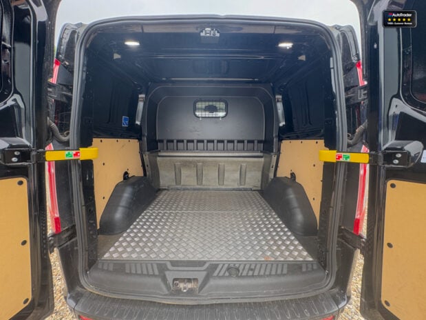 Ford Transit Custom Crew Cab [SOLD MT] AUTO SWB L1H1 320 Limited Air Con Cam Sensors EURO 6 NO 10