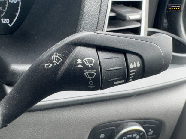 Ford Transit Custom Crew Cab [SOLD MT] AUTO SWB L1H1 320 Limited Air Con Cam Sensors EURO 6 NO 26