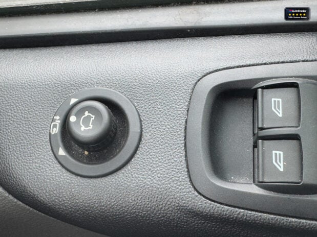 Ford Transit Custom Crew Cab [SOLD MT] AUTO SWB L1H1 320 Limited Air Con Cam Sensors EURO 6 NO 28