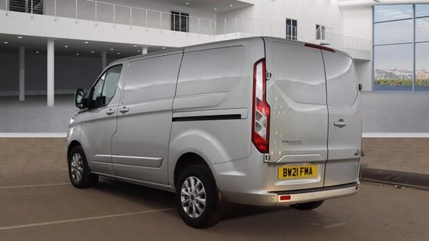 Ford Transit Custom SWB L1H1 [SOLD CR] 340 Limited Air Con Alloys Sensors EURO 6 NO VAT 5