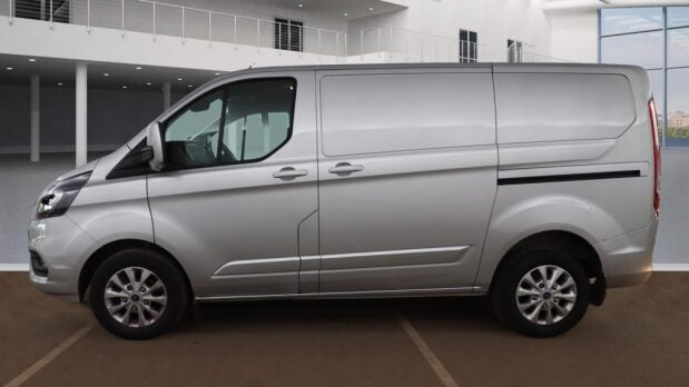 Ford Transit Custom SWB L1H1 [SOLD CR] 340 Limited Air Con Alloys Sensors EURO 6 NO VAT 6
