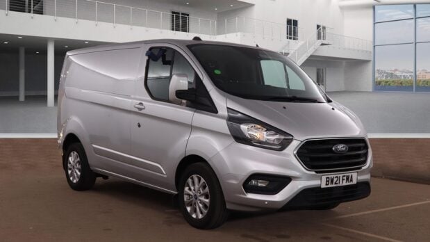 Ford Transit Custom SWB L1H1 [SOLD CR] 340 Limited Air Con Alloys Sensors EURO 6 NO VAT 2