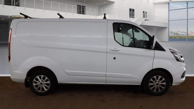 Ford Transit Custom SWB L1H1 Low Roof 300 Limited Alloys Air Con Sensors EURO 6 3
