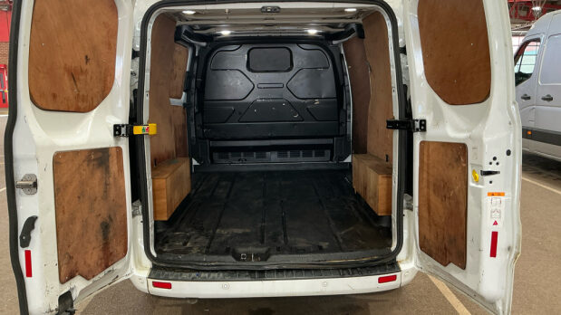 Ford Transit Custom SWB L1H1 Low Roof 300 Limited Alloys Air Con Sensors EURO 6 5