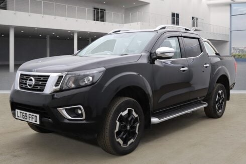 Nissan Navara Crew Cab AUTO 4x4 Dci Tekna Air Con Cam Nav Sensors EURO 6 NO VAT