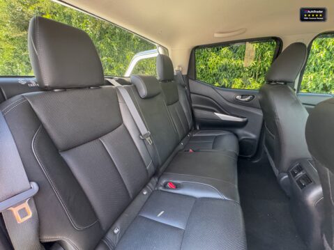 Nissan Navara Crew Cab AUTO 4x4 Dci Tekna Air Con Cam Nav Sensors EURO 6 NO VAT 9