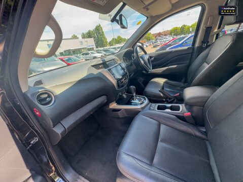 Nissan Navara Crew Cab AUTO 4x4 Dci Tekna Air Con Cam Nav Sensors EURO 6 NO VAT 13