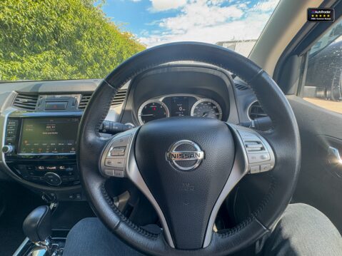 Nissan Navara Crew Cab AUTO 4x4 Dci Tekna Air Con Cam Nav Sensors EURO 6 NO VAT 17