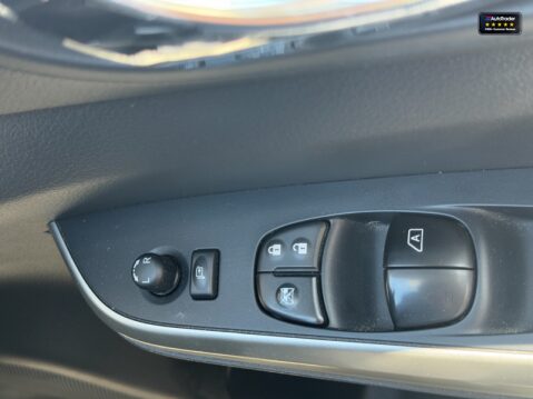 Nissan Navara Crew Cab AUTO 4x4 Dci Tekna Air Con Cam Nav Sensors EURO 6 NO VAT 25