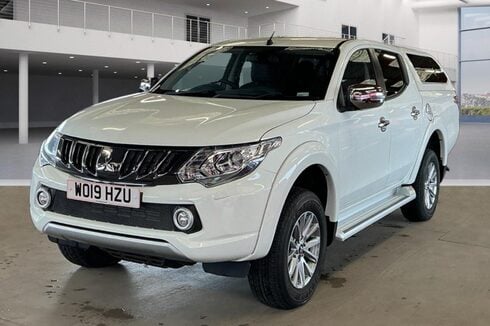 Mitsubishi L200 Crew Cab 4x4 AUTO Barbarian Alloys Air Con Cam Hard Top EURO 6 NO VAT