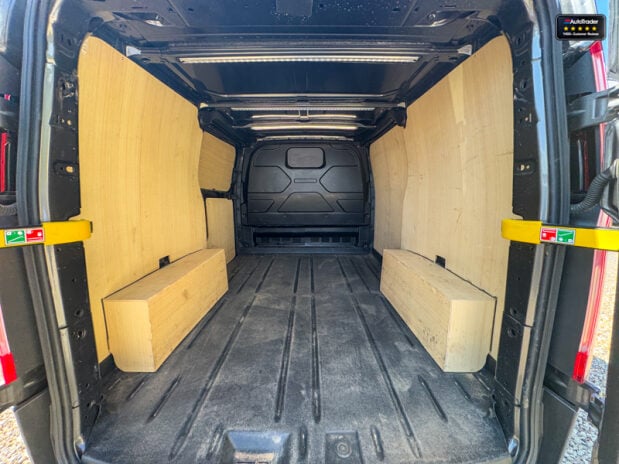 Ford Transit Custom SWB L1H1 280 Limited Alloys Air Con Camera Cruise EURO 6 9