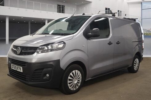 Vauxhall Vivaro SWB L1H1 Low Roof 3100 Dynamic Air Con Side Door EURO 6 NO VAT