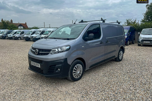 Vauxhall Vivaro SWB L1H1 Low Roof 3100 Dynamic Air Con Side Door EURO 6 NO VAT