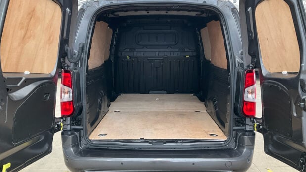 Vauxhall Combo LWB L2H1 Low Roof 2300 Pro Air Con Camera Navigation Sensors EURO 6 5