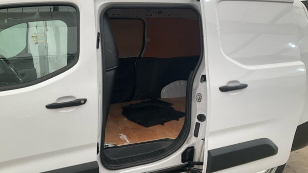 Vauxhall Combo LWB L2H1 Low Roof 2300 Prime Air Con Side Doors EURO 6 8