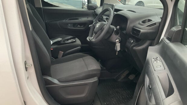 Vauxhall Combo LWB L2H1 Low Roof 2300 Prime Air Con Side Doors EURO 6 9