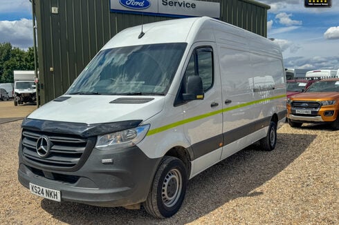 Mercedes-Benz Sprinter LWB L3H2 Medium Roof 315 Cdi Progressive Camera Sensors EURO 6